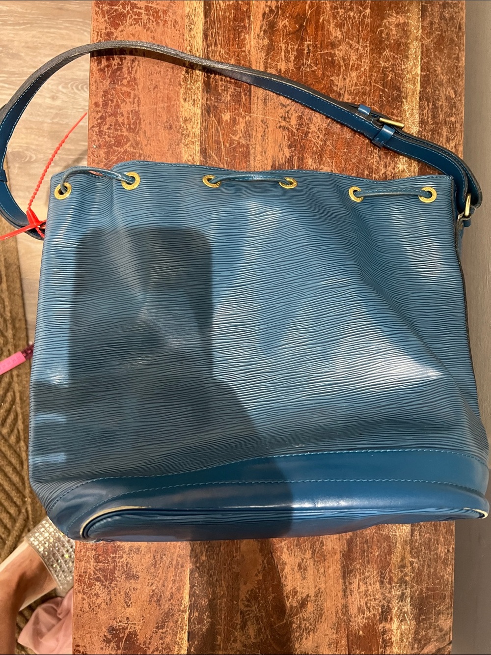 Louis Vuitton Teal Blue Epi Leather Drawstring Shoulder Bag - Picture 6 of 15
